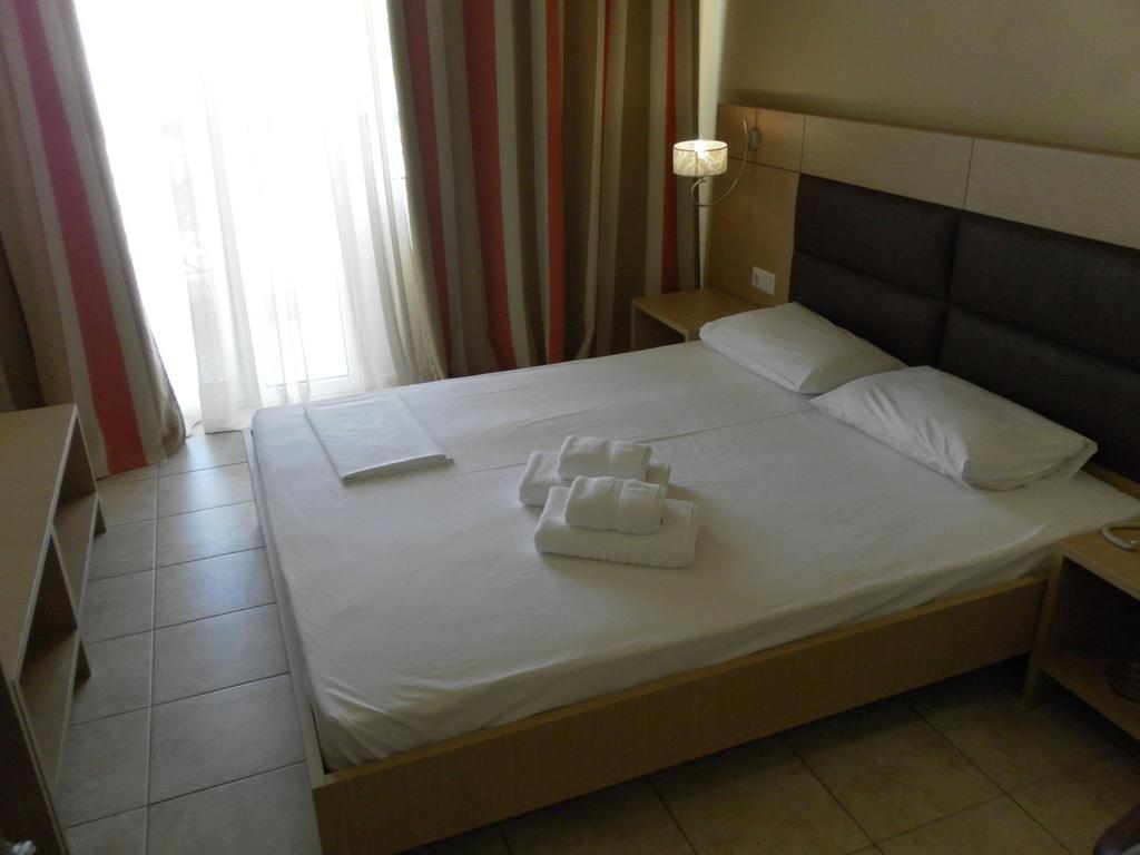 伊斯佩里亚酒店 塞萨洛尼基 客房 照片